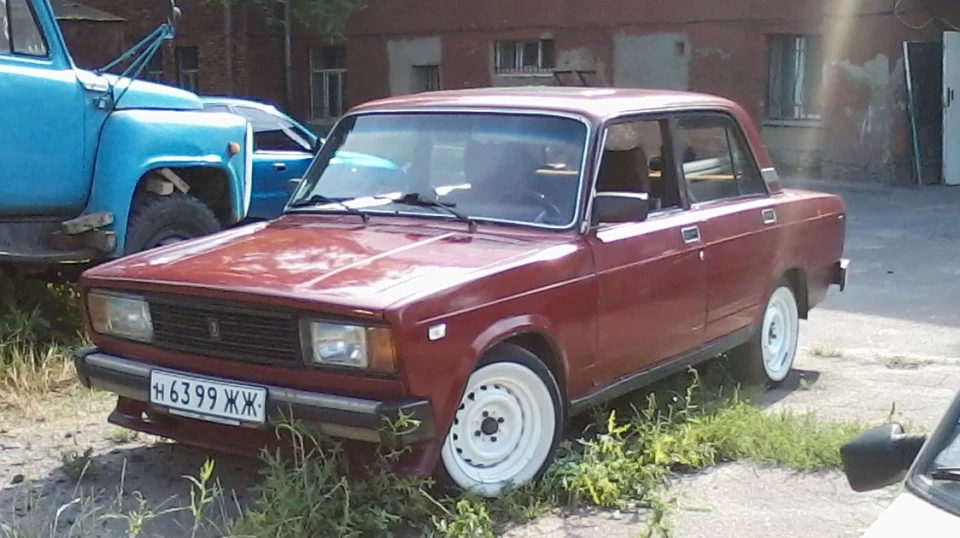 Lada 2105 Жи-Жи)