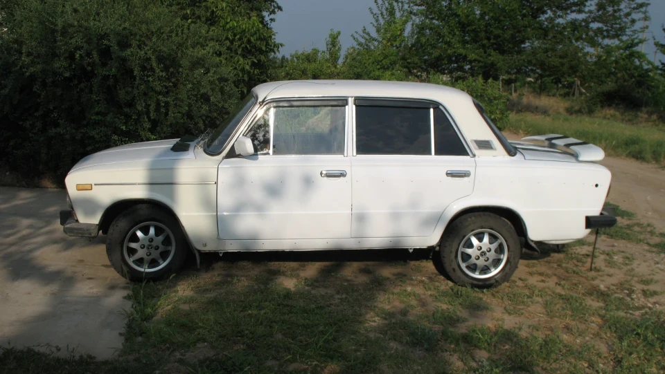 Lada 2106 2