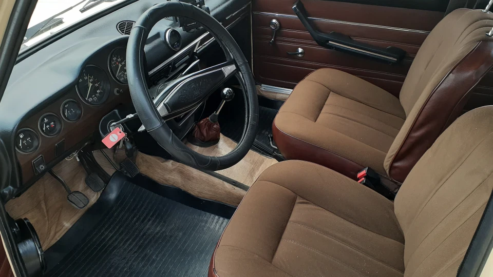 Lada 2106 4
