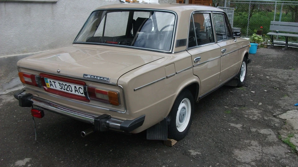 Lada 2106 2