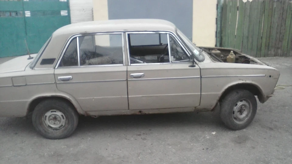 Lada 2106 4