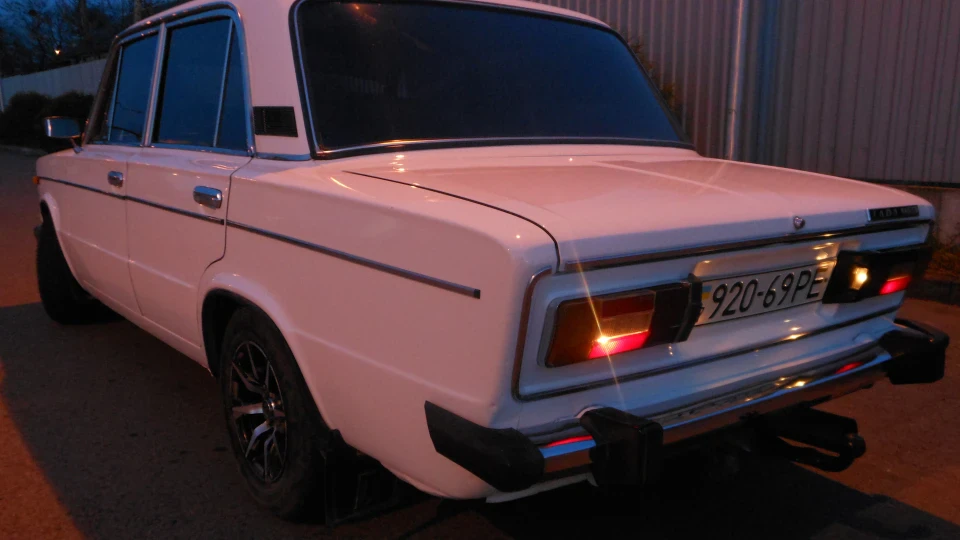 Lada 2106 2