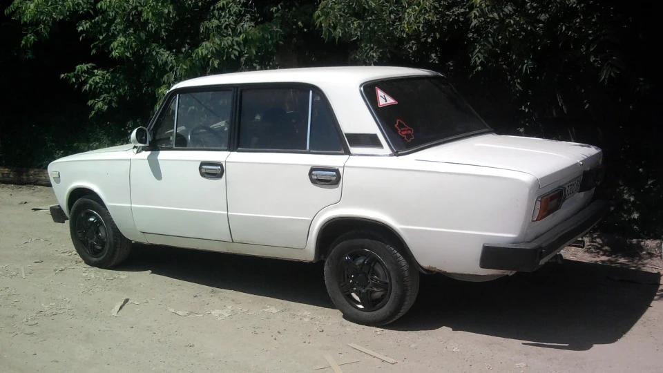 Lada 2106 4