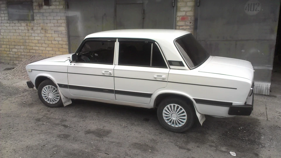 Lada 2106 4