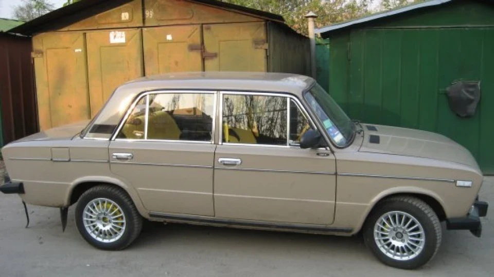 Lada 2106 2