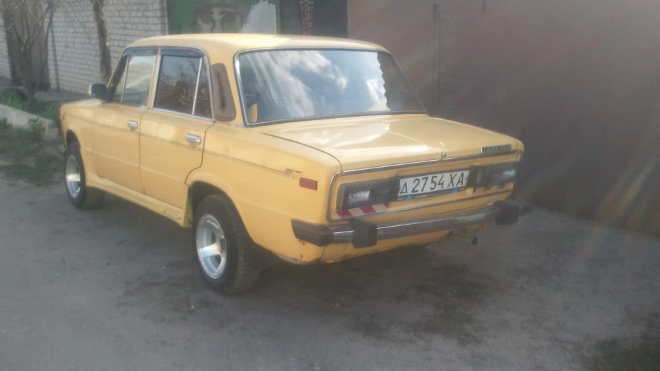 Lada 2106 4