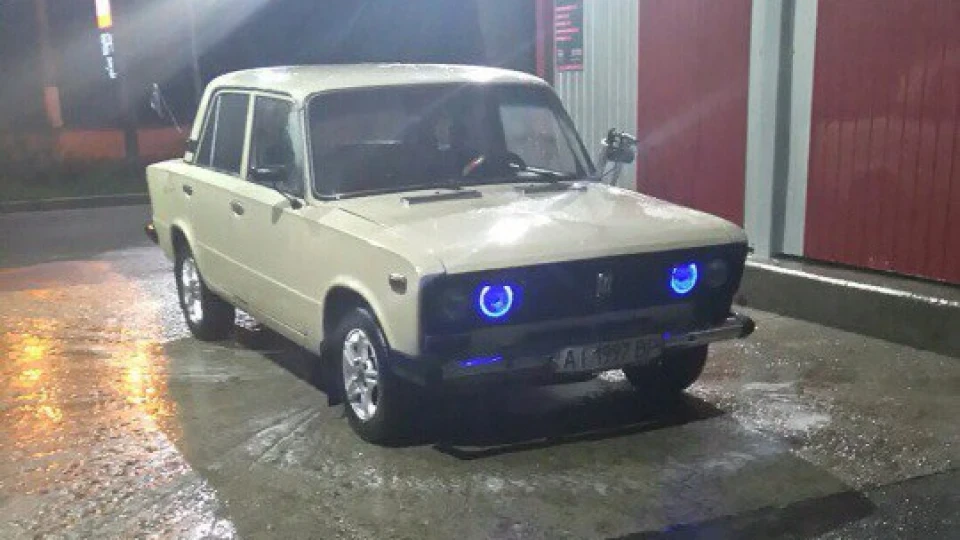 Lada 2106 бежевий металік+хамелеон 5