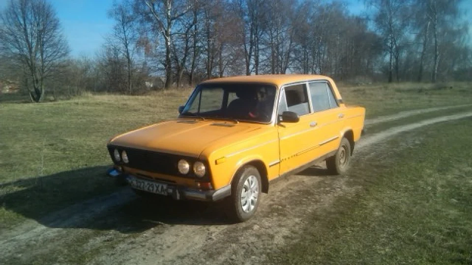 Lada 2106 "bumblebee"