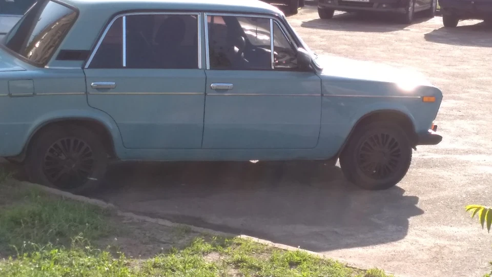 Lada 2106 блакитна 1.3 двигун 4