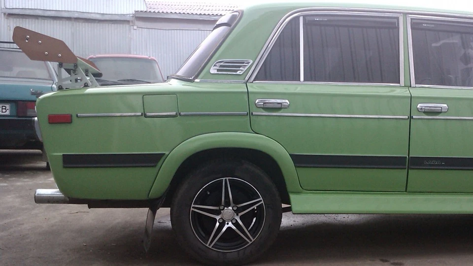 Lada 2106 Juicy cucumber 3