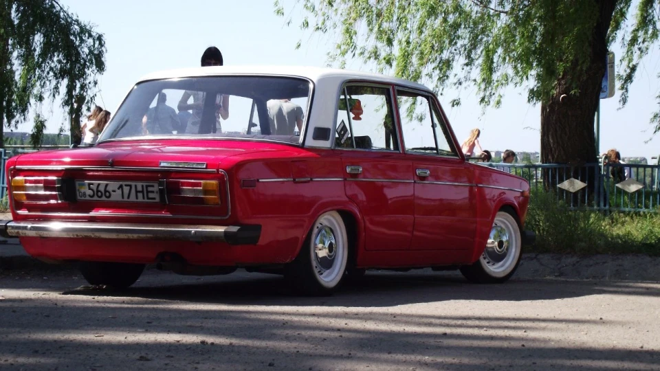 Lada 2106 RedWhiteResto 5