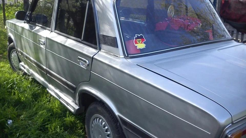 Lada 2106 Сріблястий металік 3