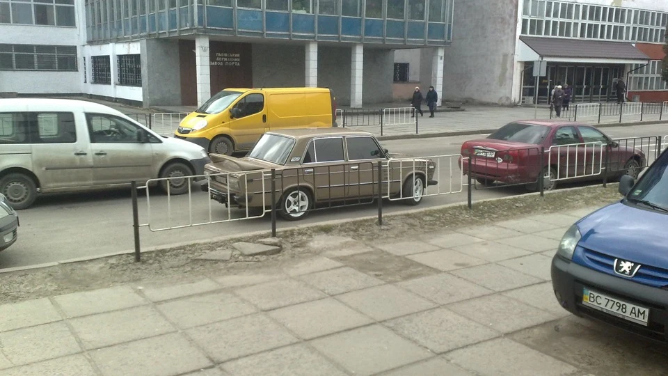 Lada 2106 Sticker Bombing 3
