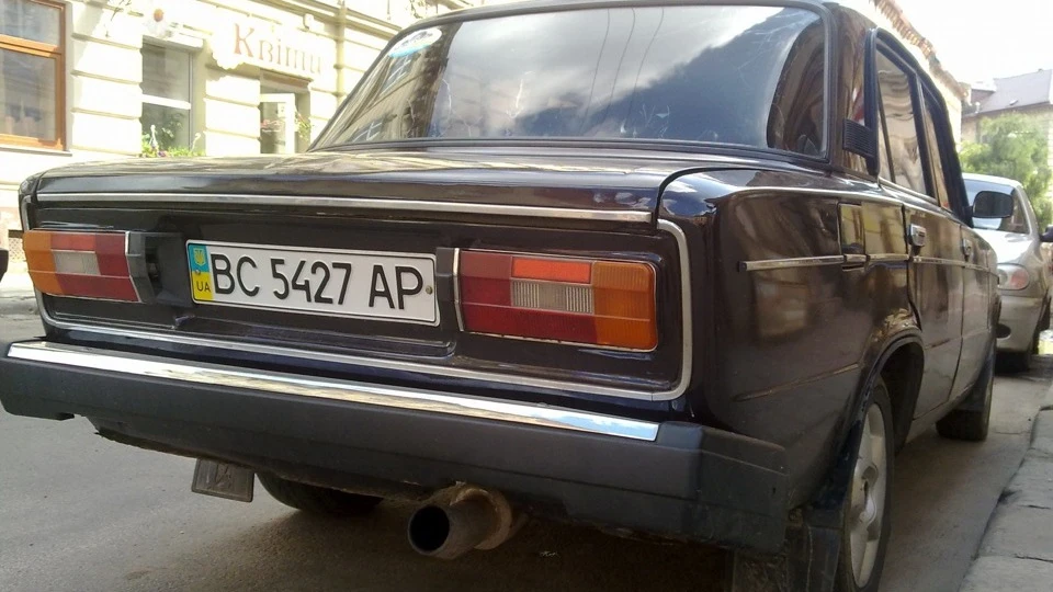 Lada 2106 темна шаха