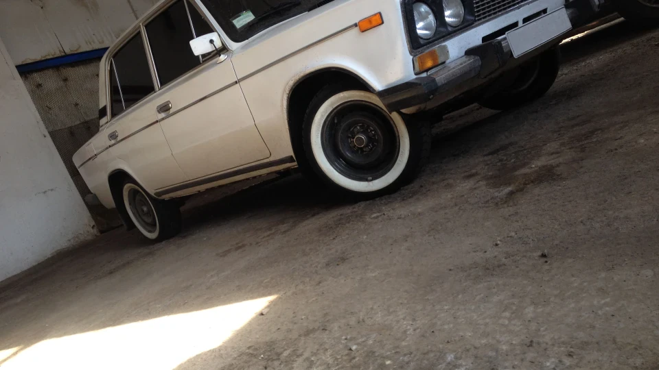 Lada 2106 "White & Black"