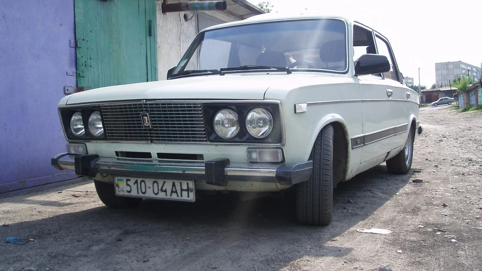 Lada 2106 <White SIX> 2