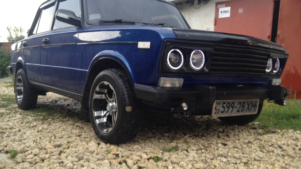 Lada 2106 Хижий синьо-чорний звір 3
