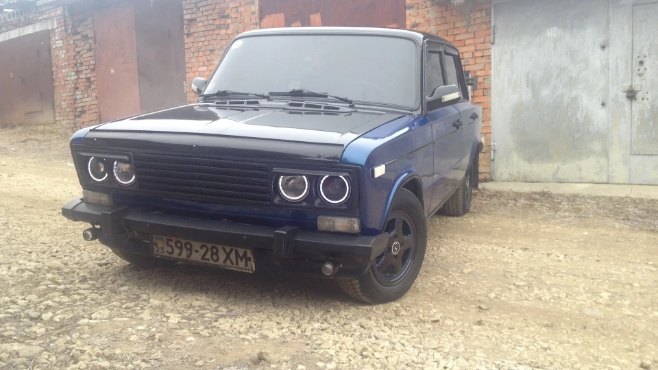 Lada 2106 Хижий синьо-чорний звір 4