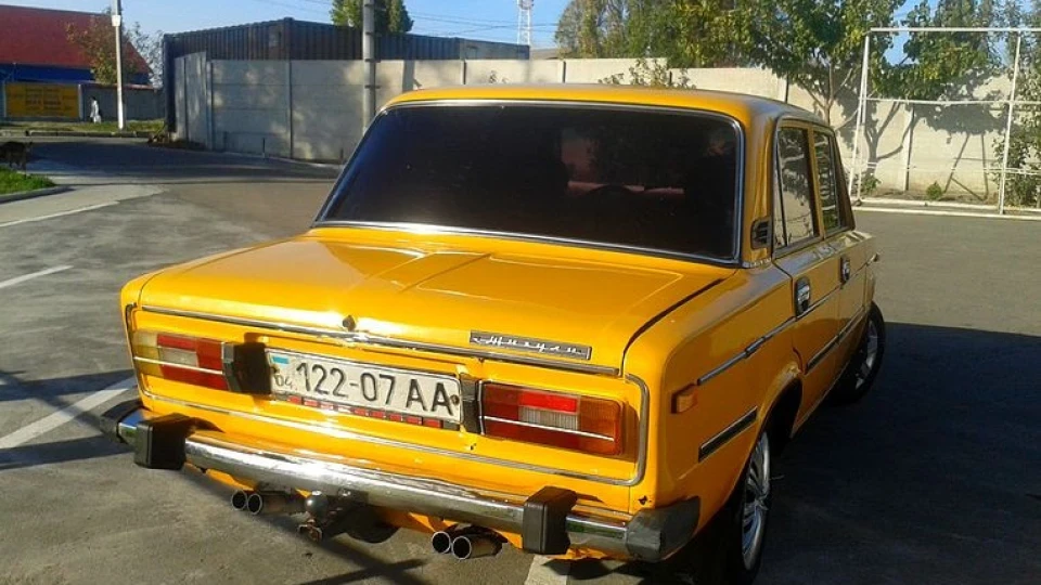Lada 2106 жовтий дідок 2