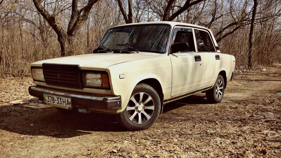 Lada 2107 ツ 3
