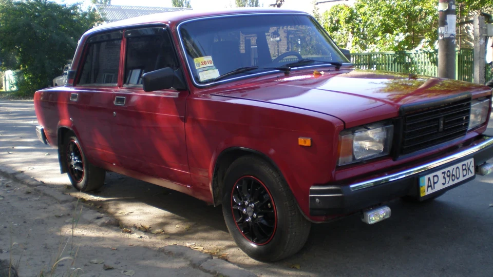 Lada 2107 4