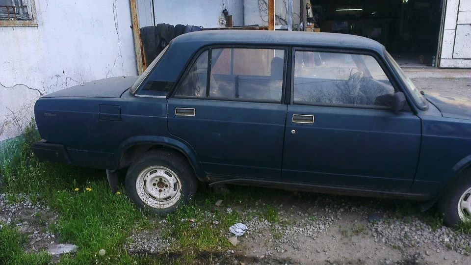 Lada 2107 2