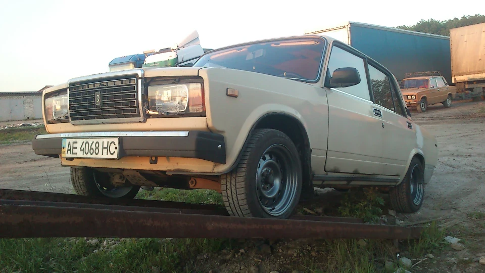 Lada 2107 4