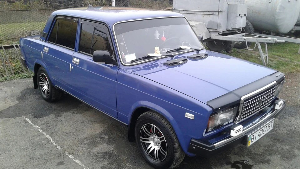 Lada 2107 2