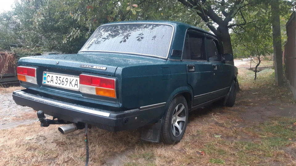 Lada 2107 4