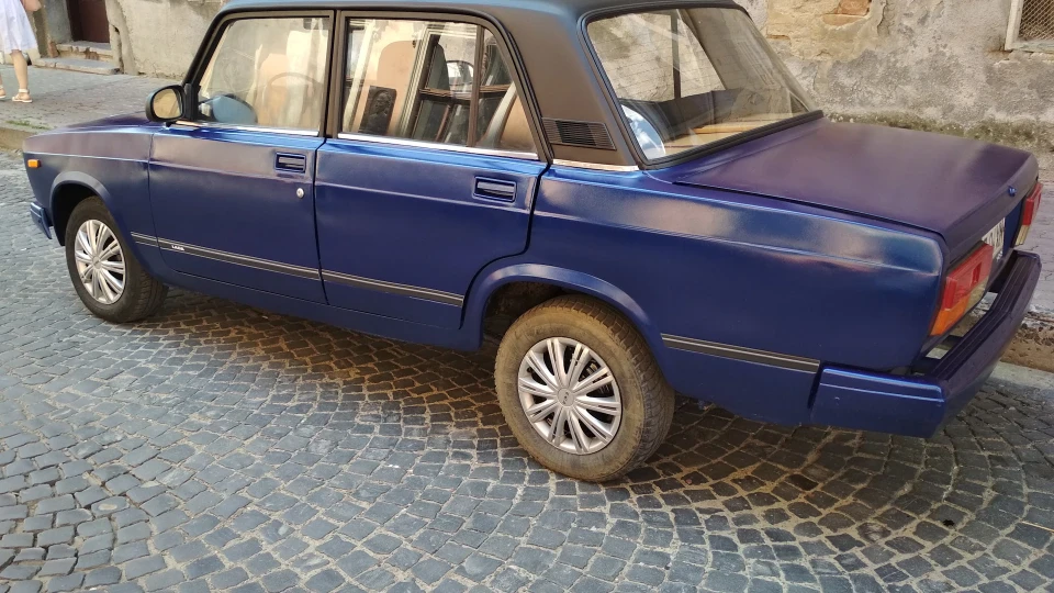 Lada 2107 4