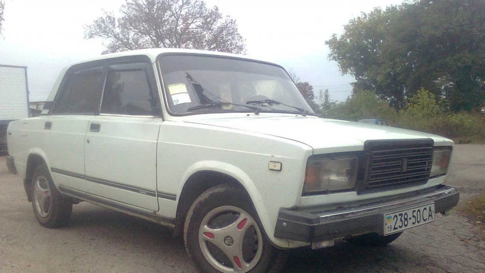 Lada 2107 4