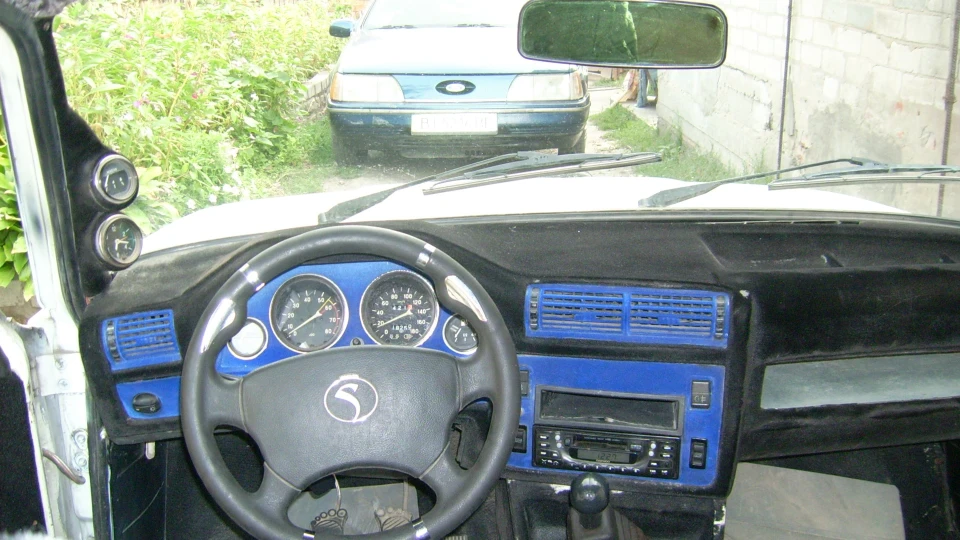 Lada 2107 4