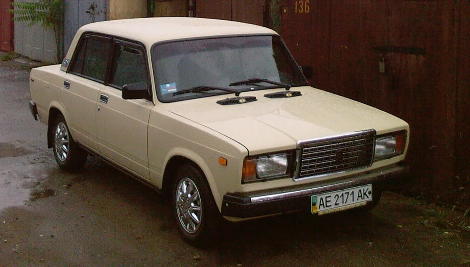 Lada 2107 2