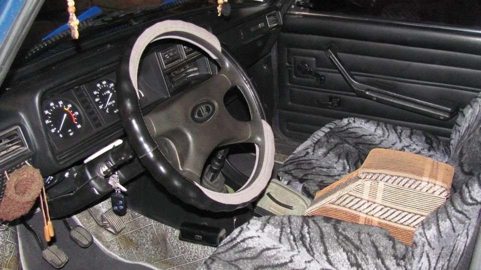 Lada 2107 2