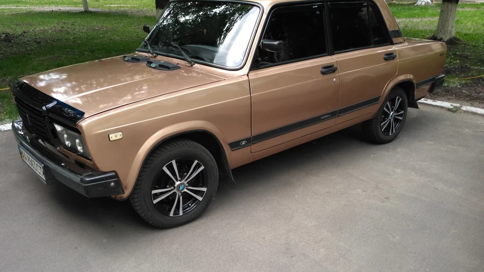 Lada 2107 2