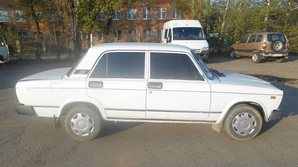 Lada 2107 3