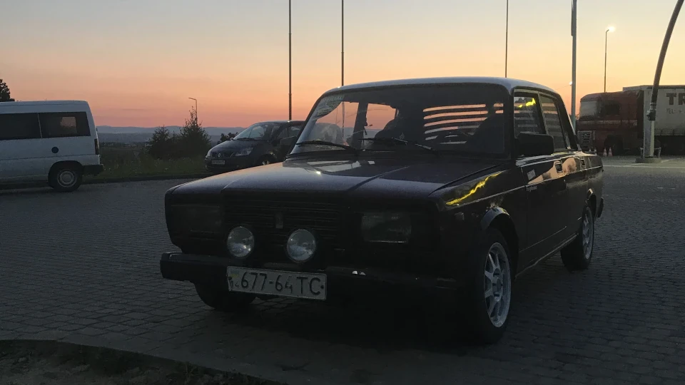 Lada 2107 4