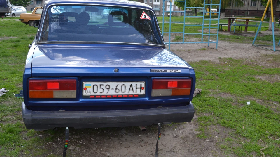 Lada 2107 4