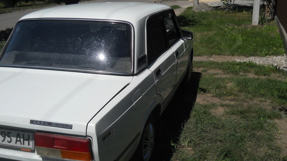 Lada 2107 2