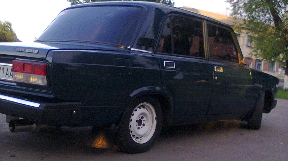 Lada 2107 2