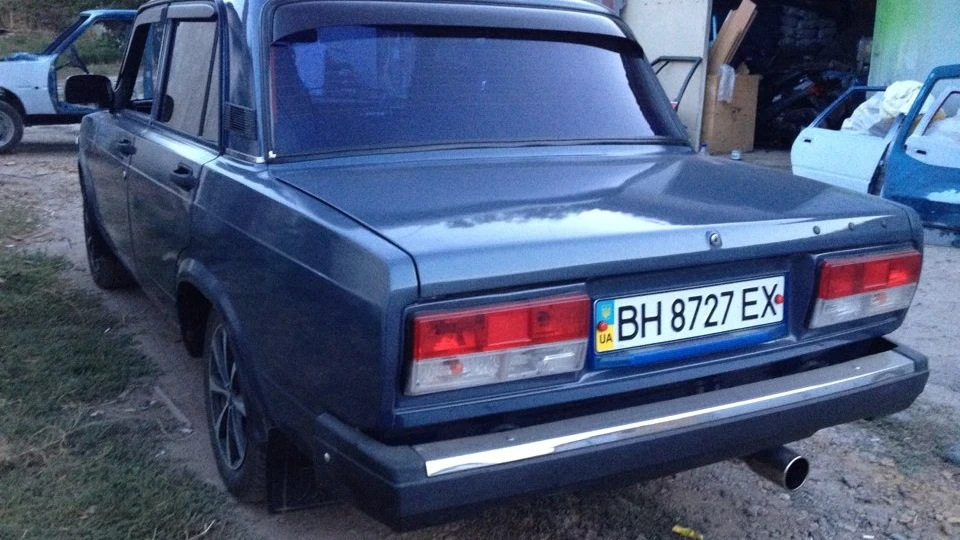 Lada 2107 2