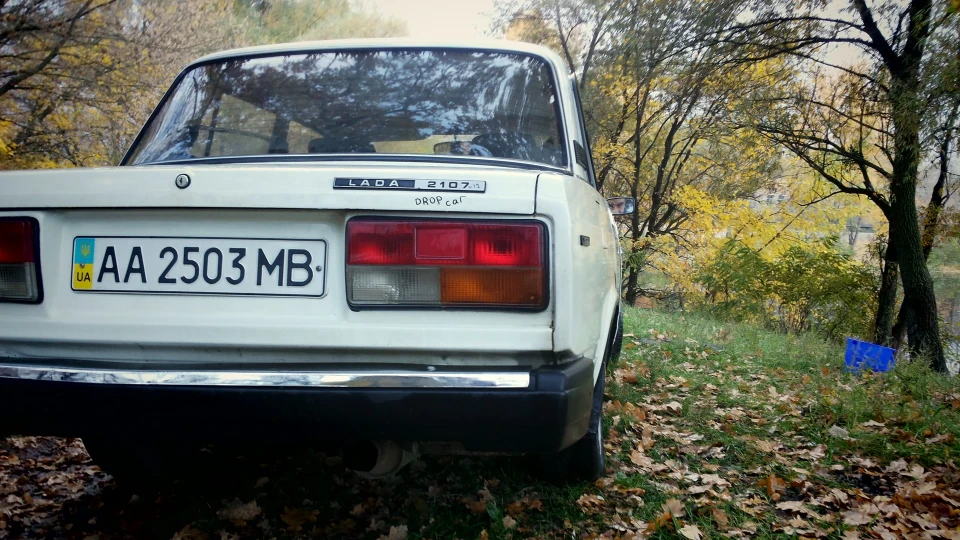 Lada 2107 4