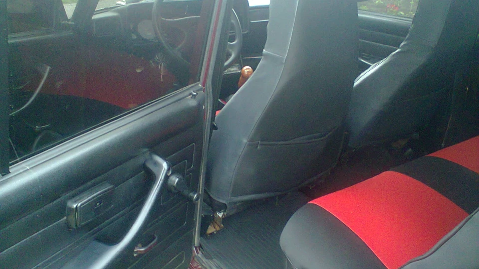 Lada 2107 4