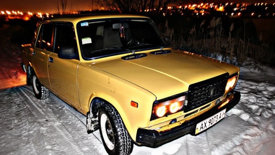 Lada 2107 4