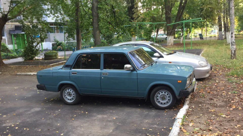 Lada 2107 4