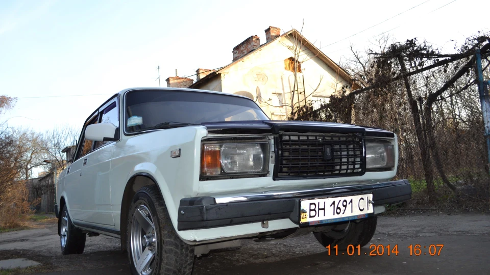Lada 2107 4