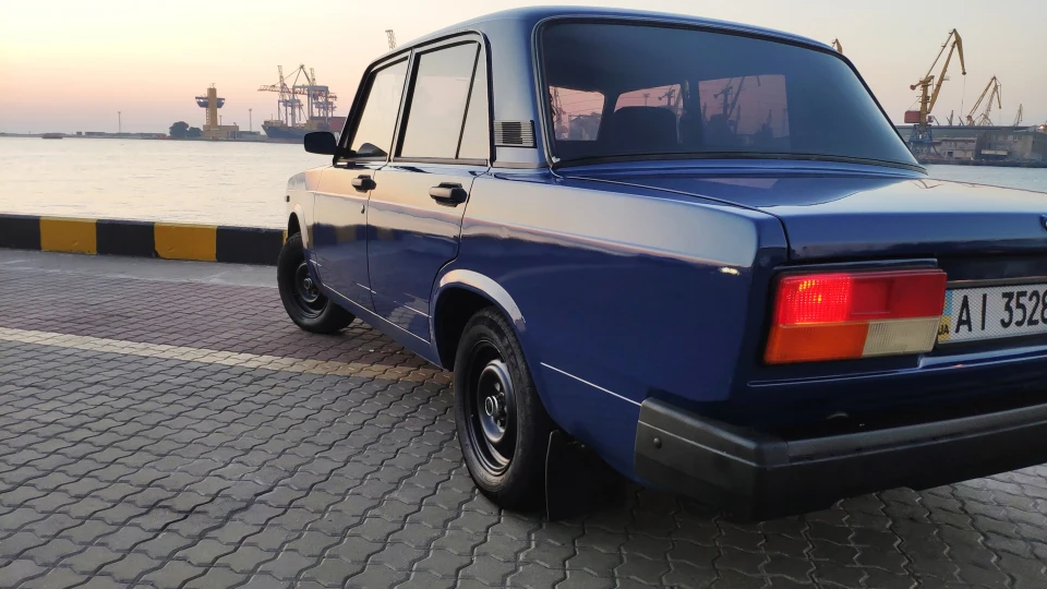 Lada 2107 2