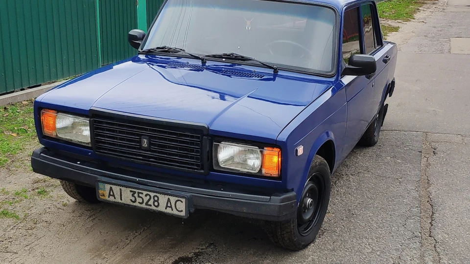 Lada 2107 4