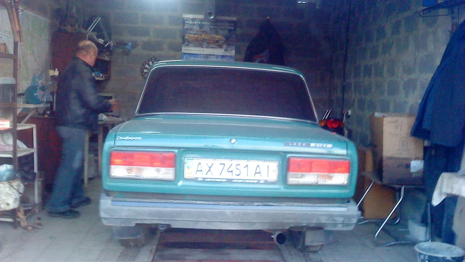 Lada 2107 4
