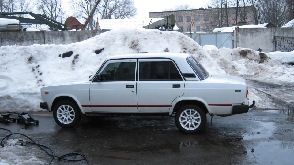Lada 2107 2